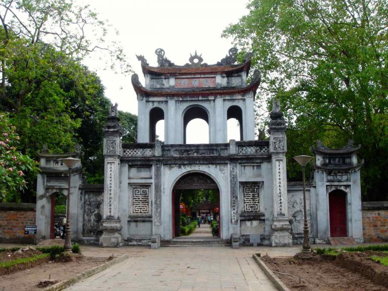 templo de la literatura hanoi